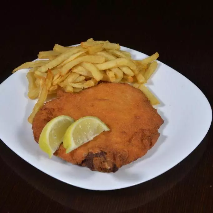 Suprema con Papas Fritas