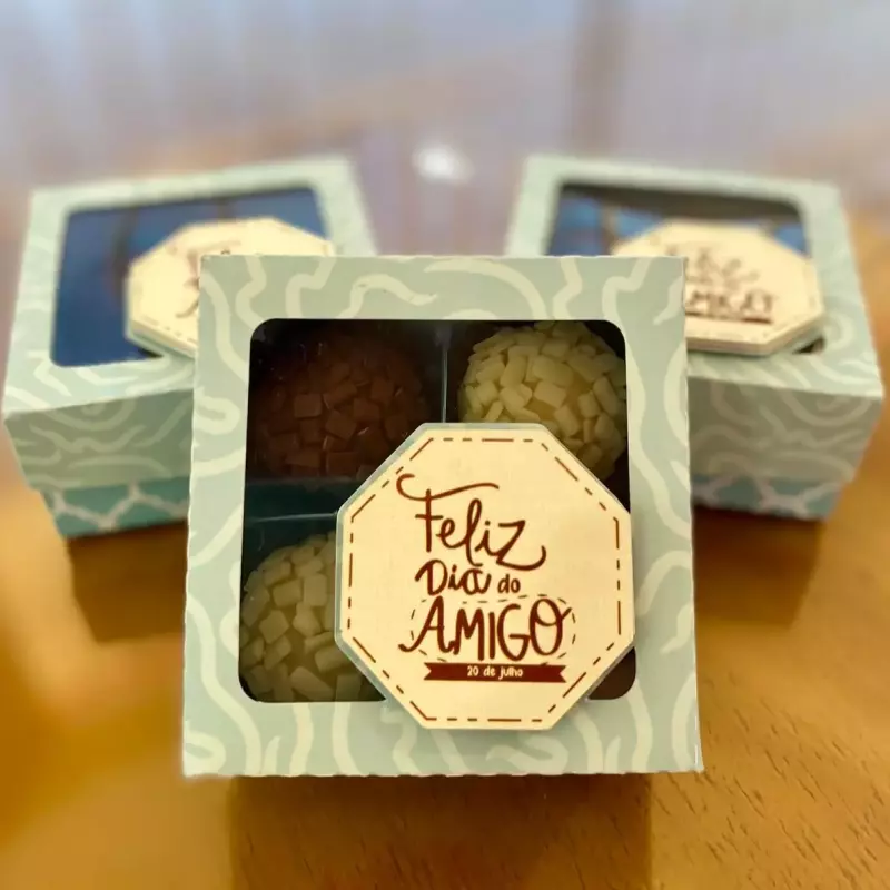 Caixa c/4 brigadeiros - Dia do Amigo