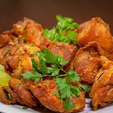 FRANGO A PASSARINHO/骨つきももフライ.