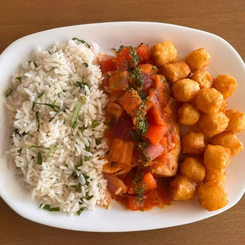 PEIXE GRELHADO AO MOLHO ESCABECHE