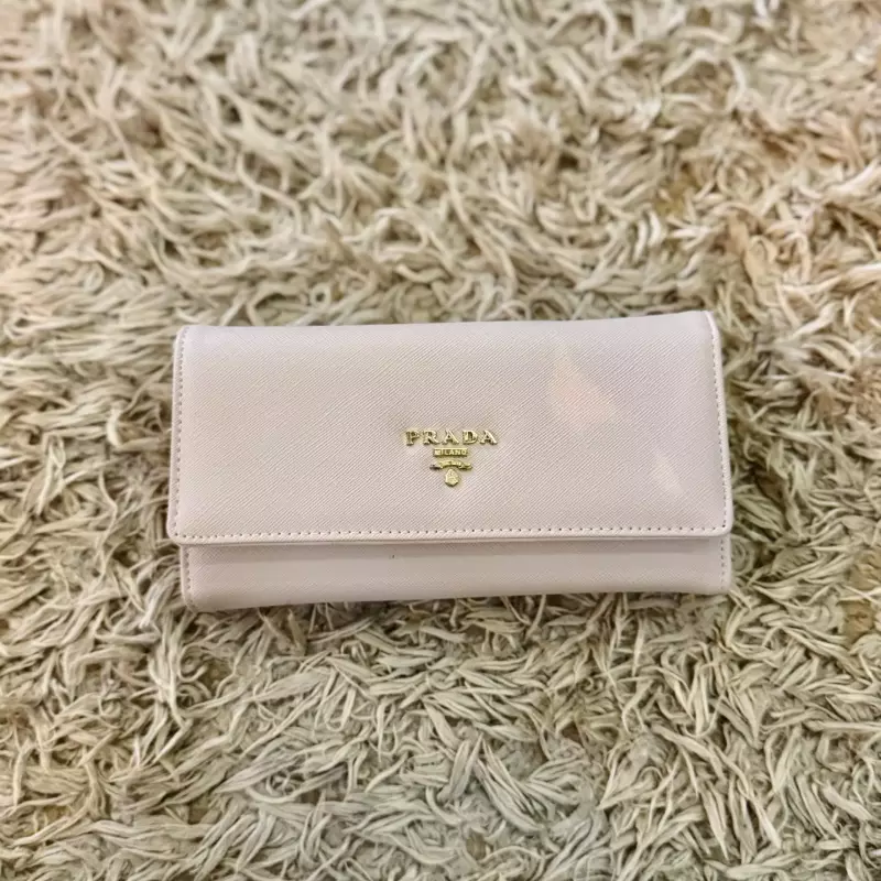 BILLETERA PRADA BEIGE CLASSIC