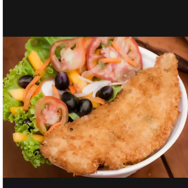 FILÉ DE FRANGO EMPANADO