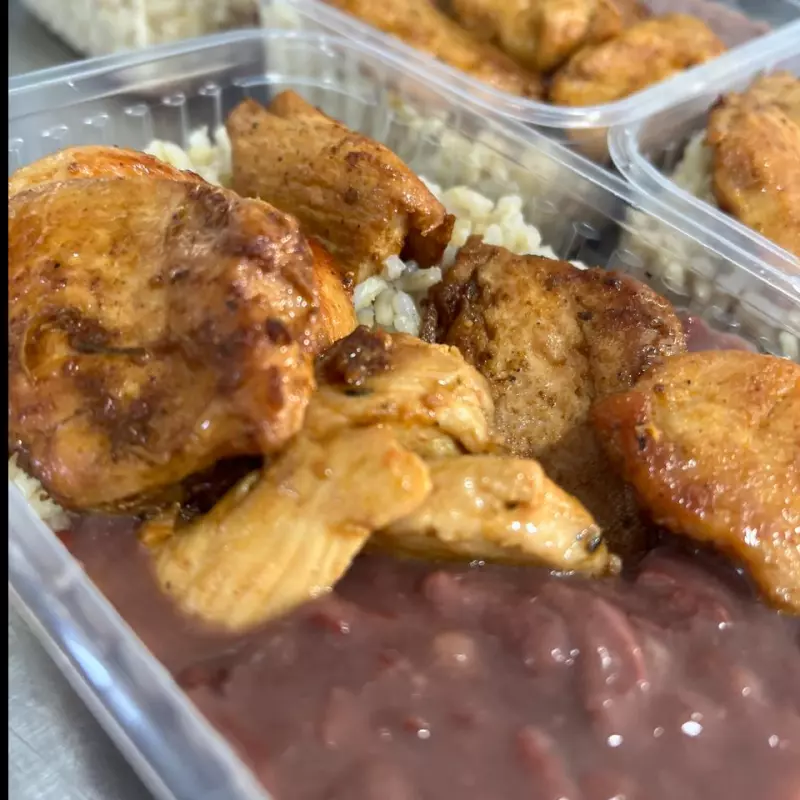 Frango Grelhado c/ Arroz e Feijão