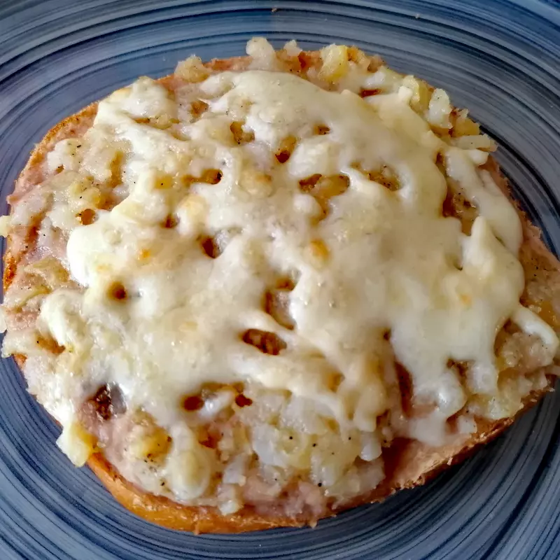 Medio Mollete Papas con Queso