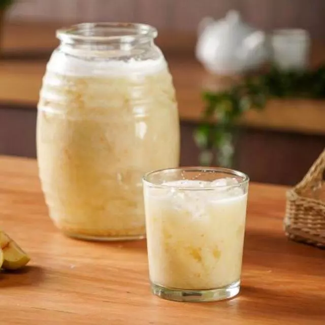 AGUA DE GUAYABA CON LIMÓN