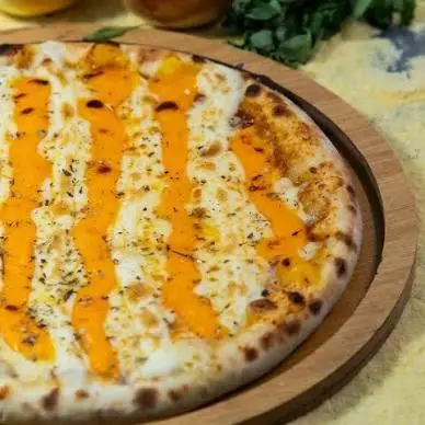 PIZZA DE 3 QUIJOS