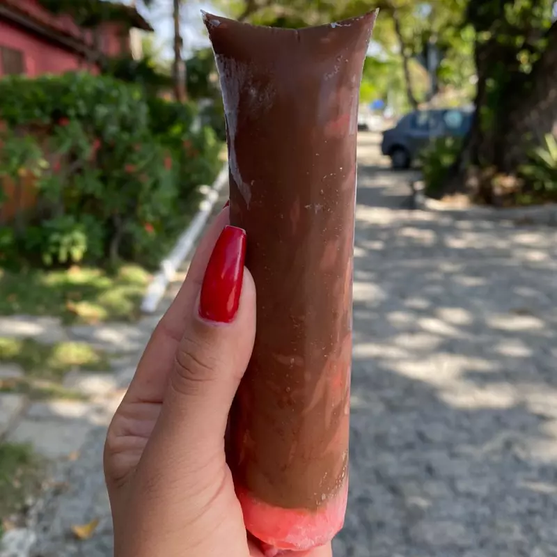 Sacolé MORANGO COM NUTELLA