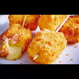 pieza brocheta de queso