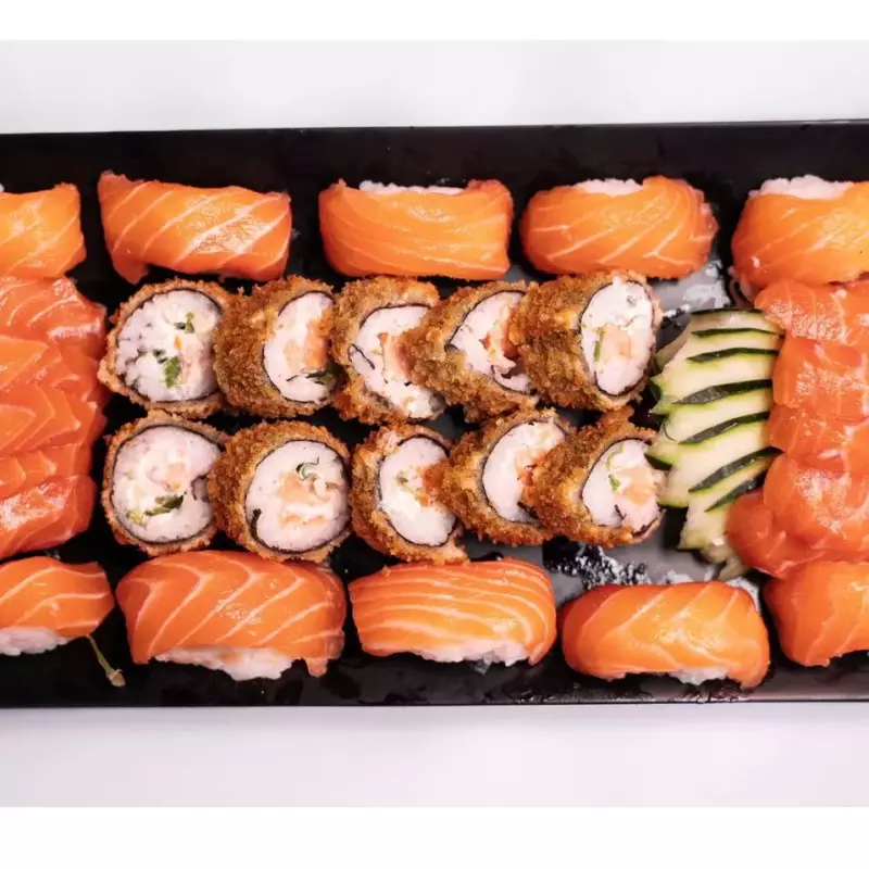 10 sushi + 10 sashimi + 10 hot