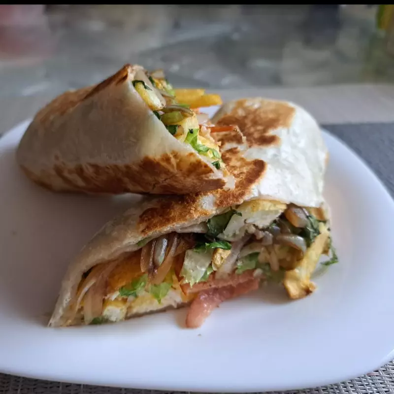 Burrito con Pechuga Empanizada
