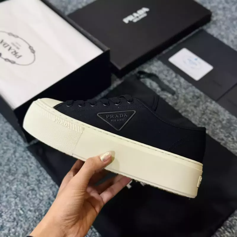 TENIS PRADA BLACK PLATAFORM WHITE