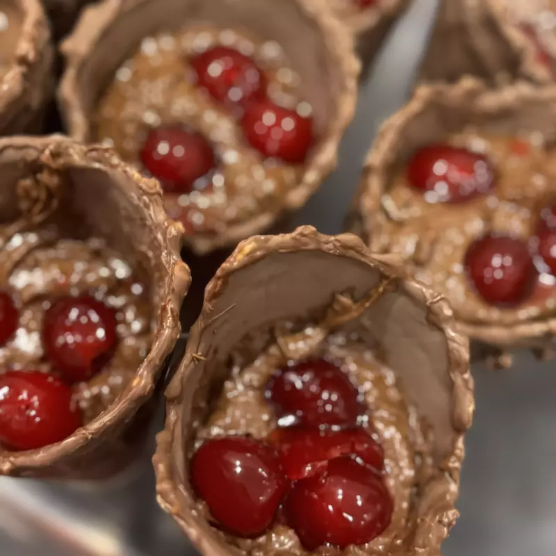 CASCONE Ovomaltine com cereja