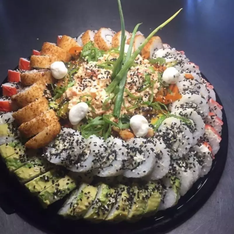 CHAROLA TERIYAKI ROLL