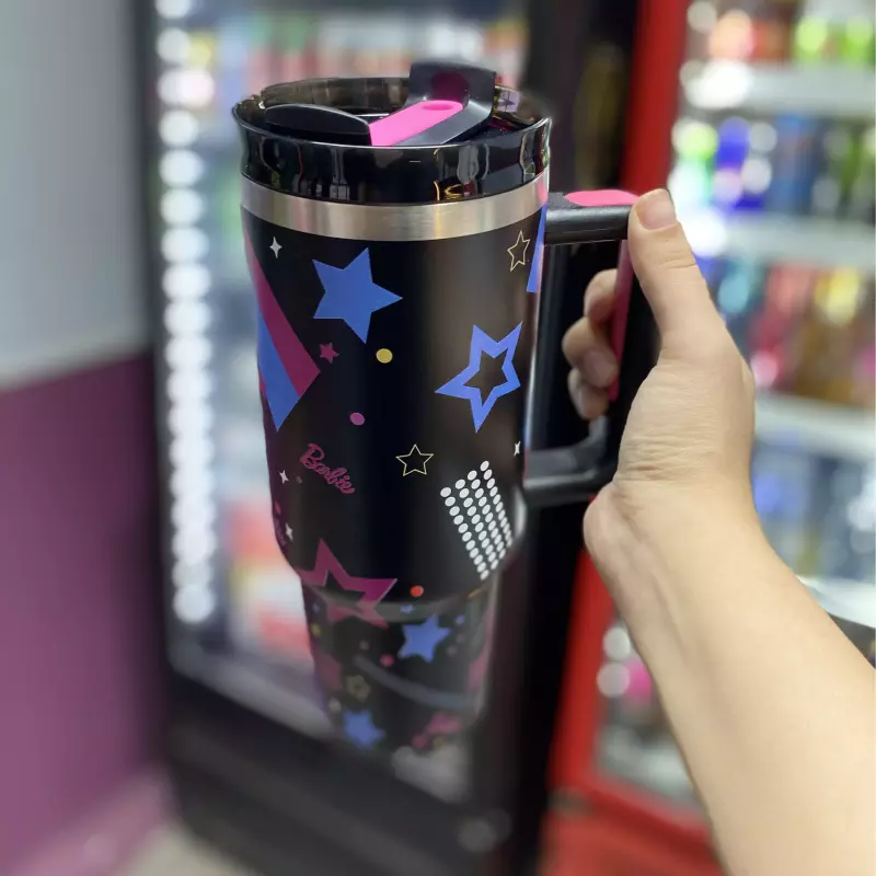 Copo da Barbie Preto