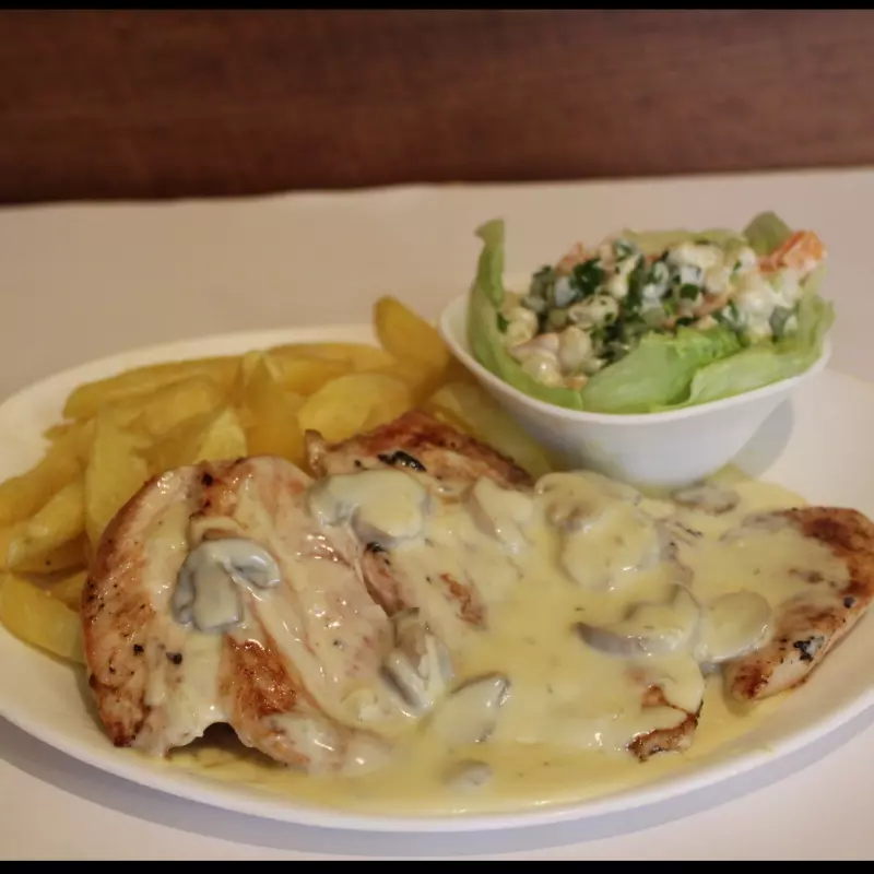 Pollo en Salsa de Champiñones