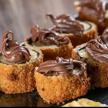 8 und Banana roll com chocolate