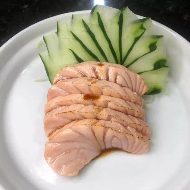 Sashimi Flambado de Salmão
