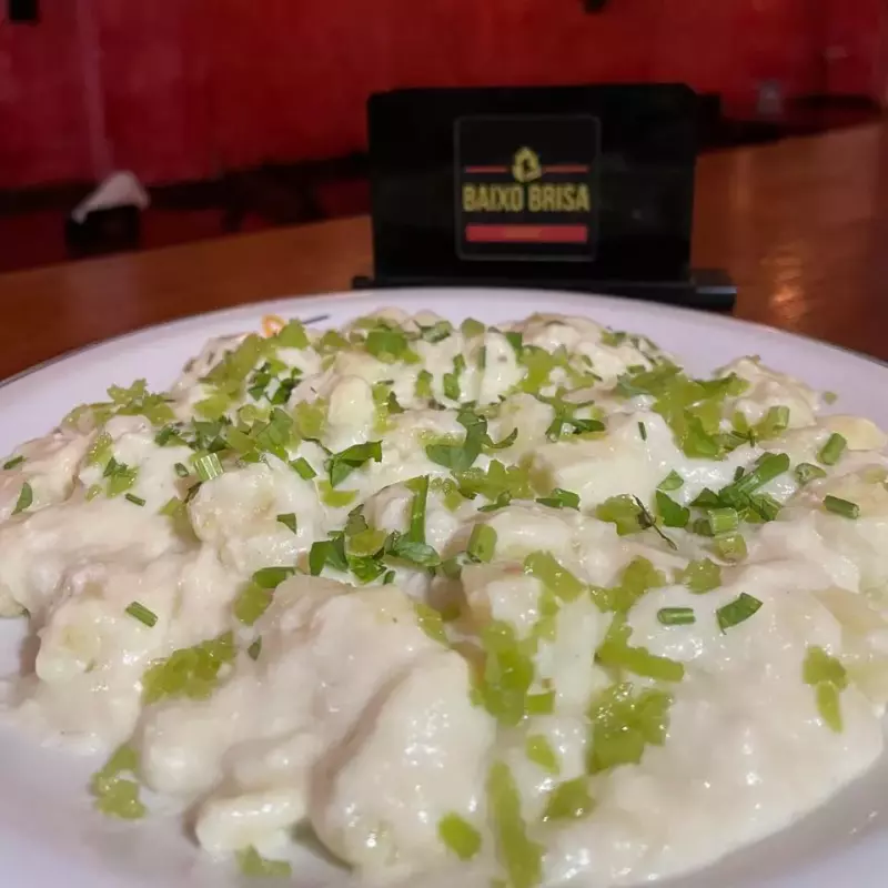 NHOQUE COM MOLHO 4 QUEIJOS