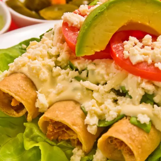 TACOS DORADOS DE POLLO