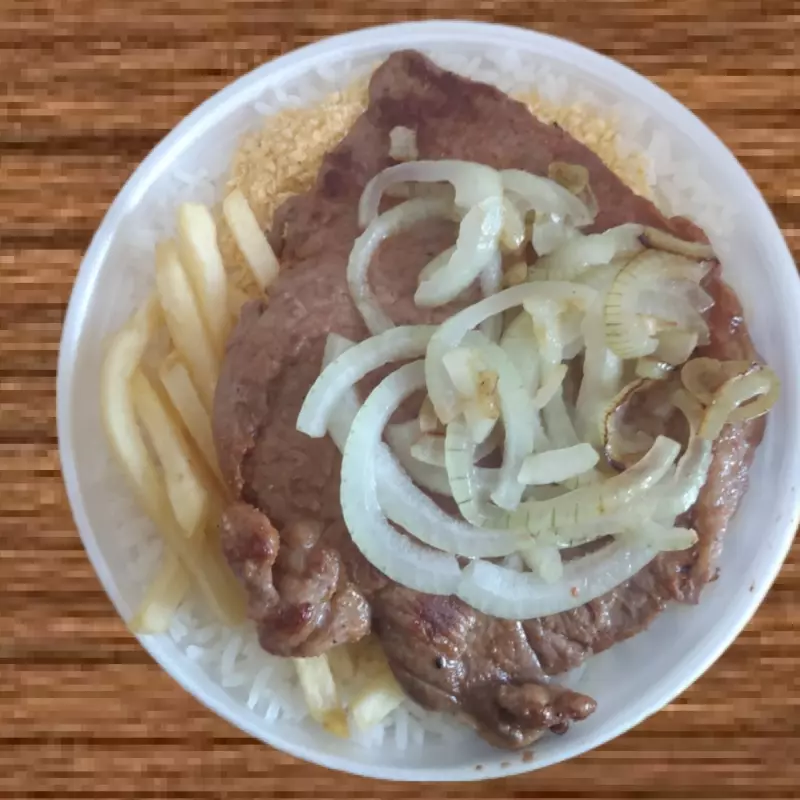 Bife acebolado ( contra filé )
