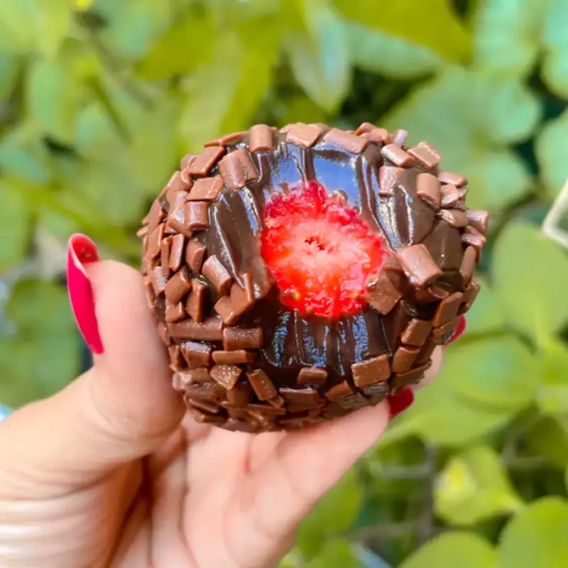 Coxinha de Morango - Brigadeiro