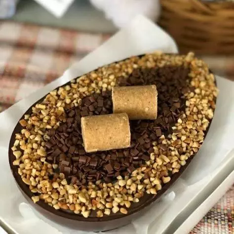 Ovo de colher (Paçoquinha)