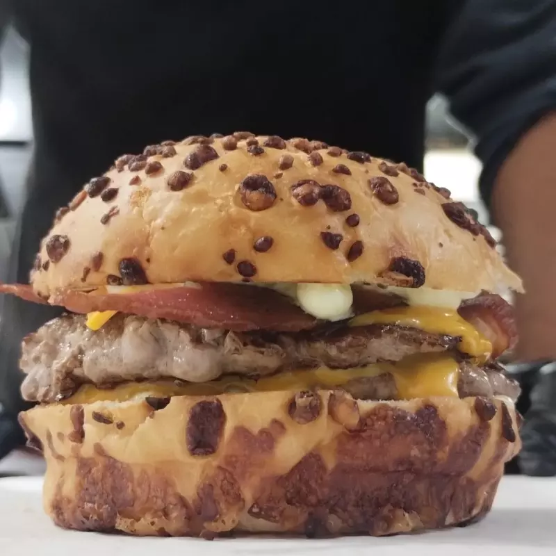 CHEESE STAINS SIMPLE+ 🍟 GRANDES