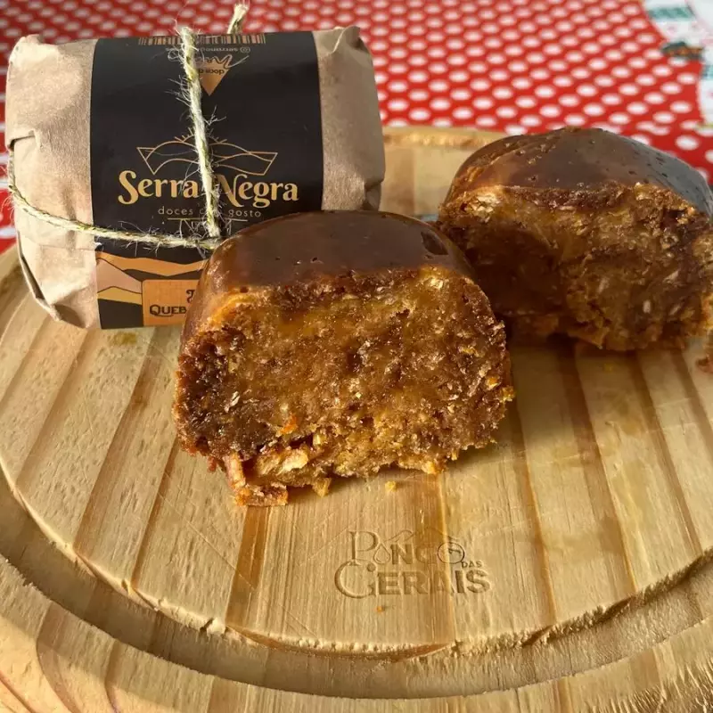 Cocada quebra-queixo (Serra Negra)