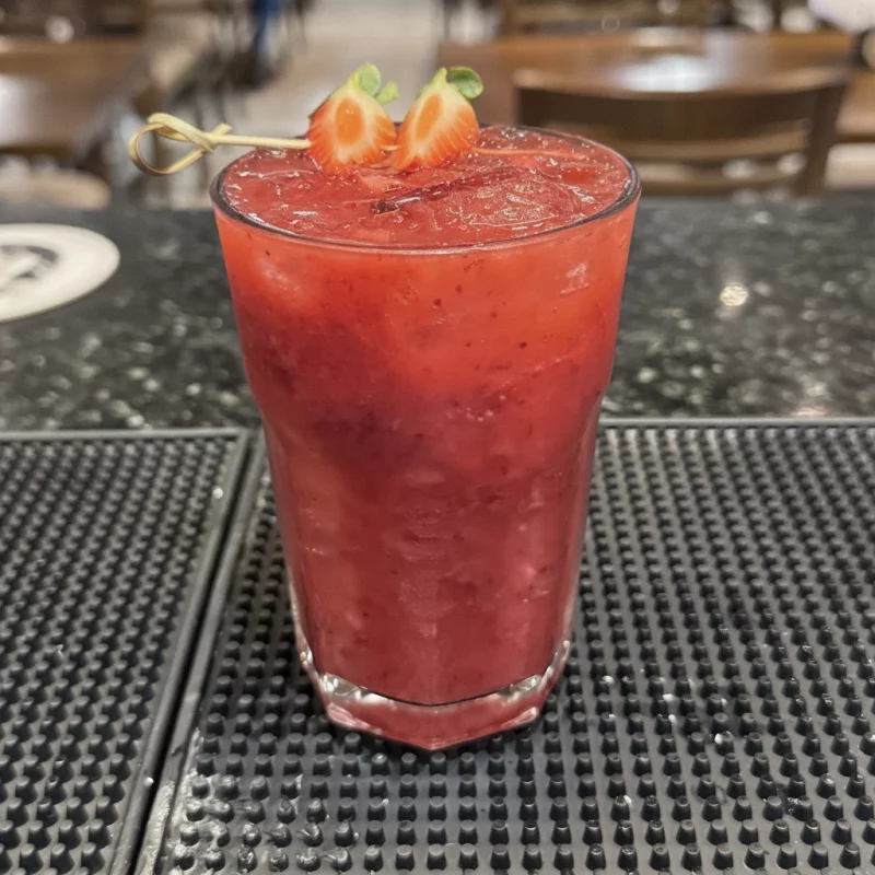 CAIPIRINHA DE MORANGO