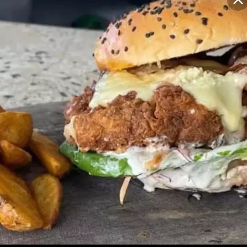 HAMBURGUESA DE POLLO CRISPY