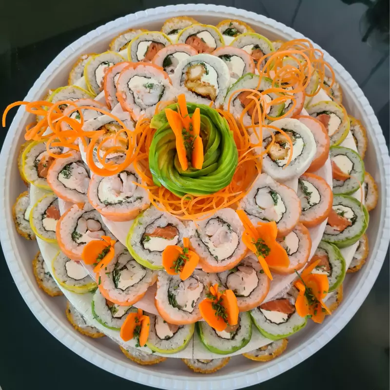 Torta de sushi de 100 piezaspiezas