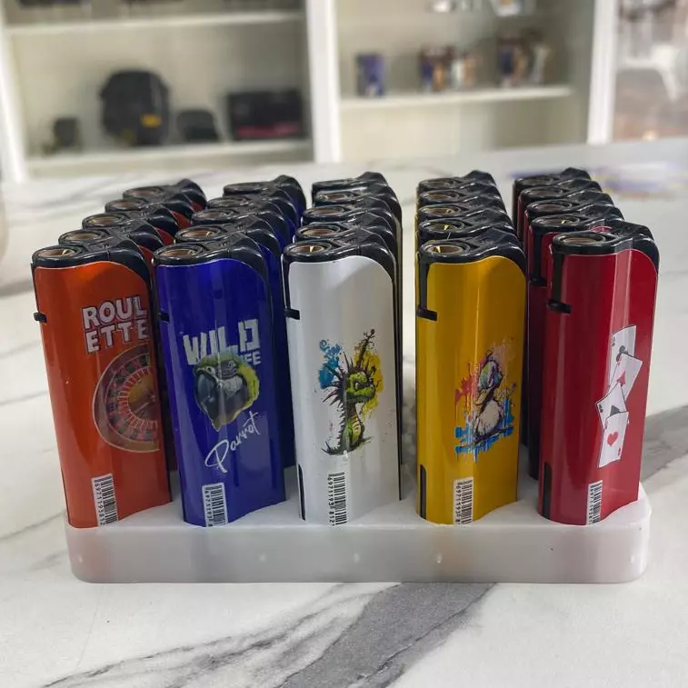 ISQUEIRO MAÇARICO RECARRE. - METAL