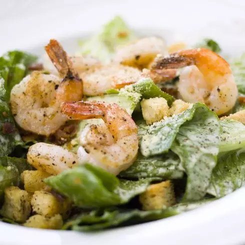 Ensalada cesar con camarones