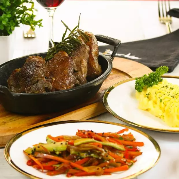 T-Bone de Cordero a las Finas Hierba