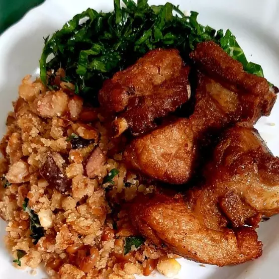 Tropeiro com Carne de Porco