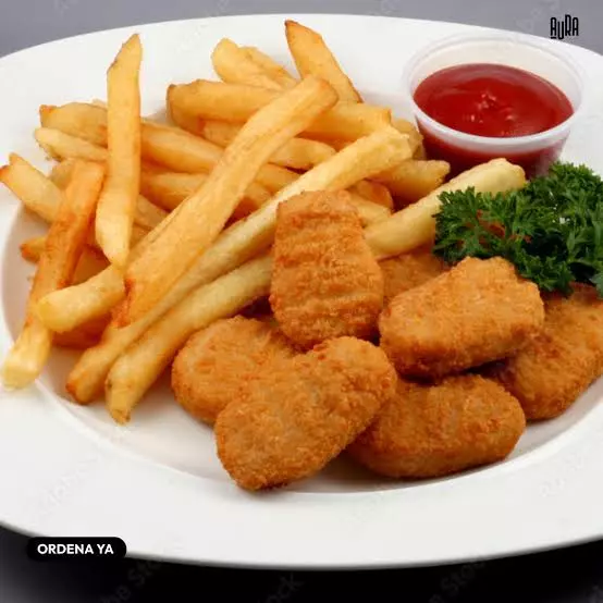 Nuggets con Papas a la Francesa