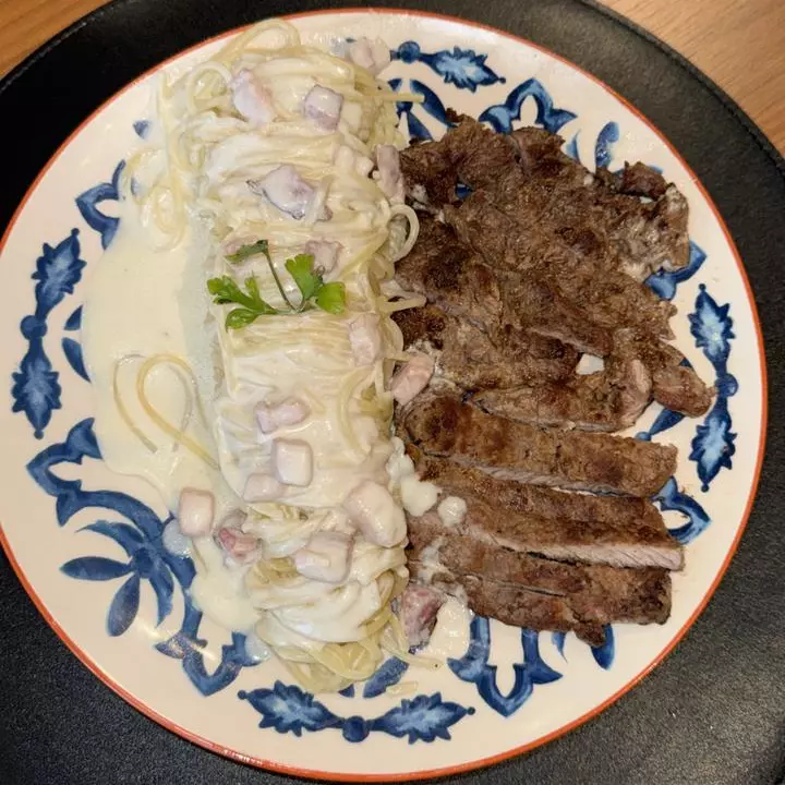 Macarrão Carbonara com Proteína