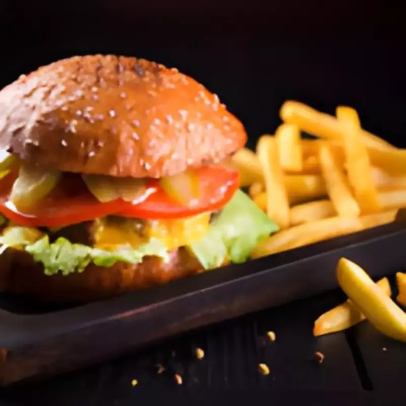 HAMBURGUESA CLASICA + papas fritas