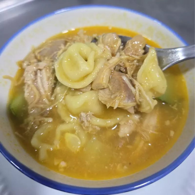 Sopa de Capeletti
