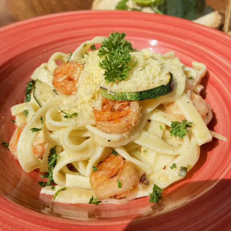 Pastas en panna e gamberi