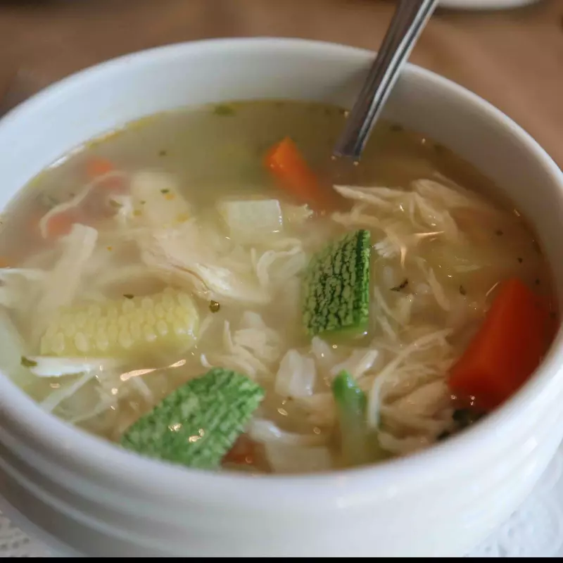 Caldo de Pollo
