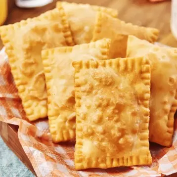 Pastel carne e queijo