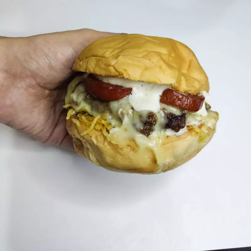 SAUSAGE BURGER
