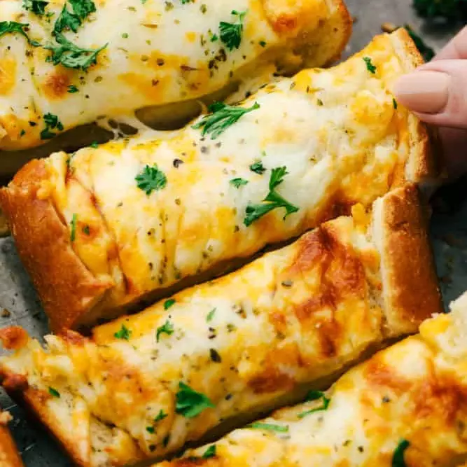 Breadsticks con queso y ajo