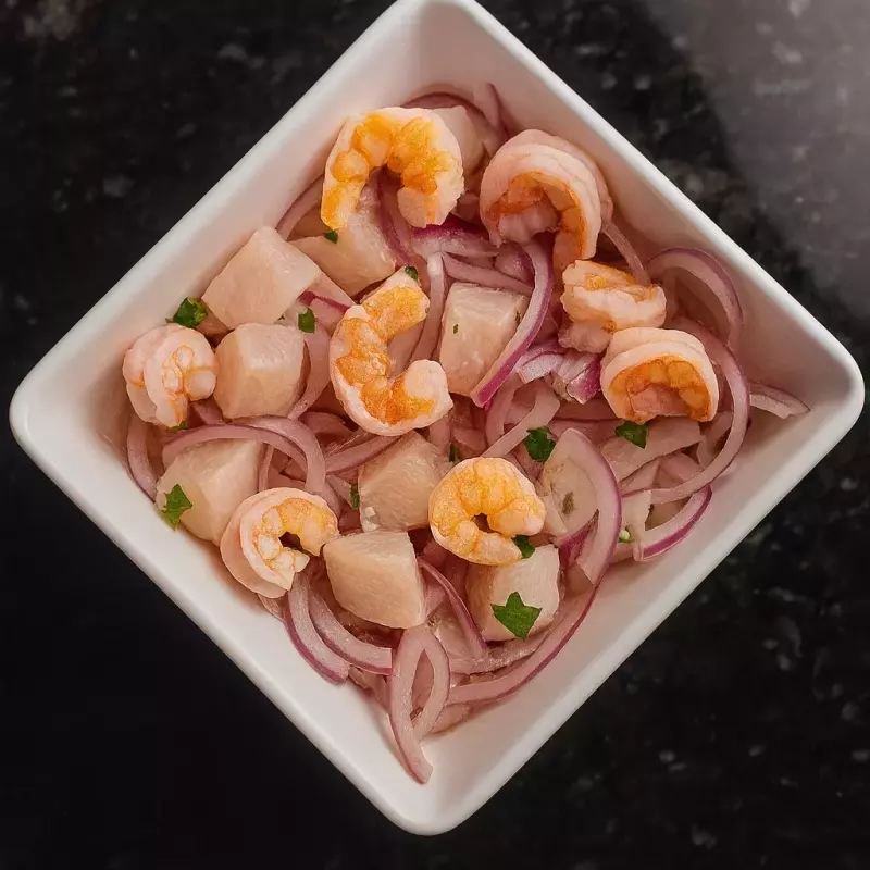 cerviche mix camarao e peixe branco