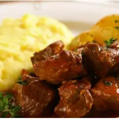Carne Cozida com Purê de Batata