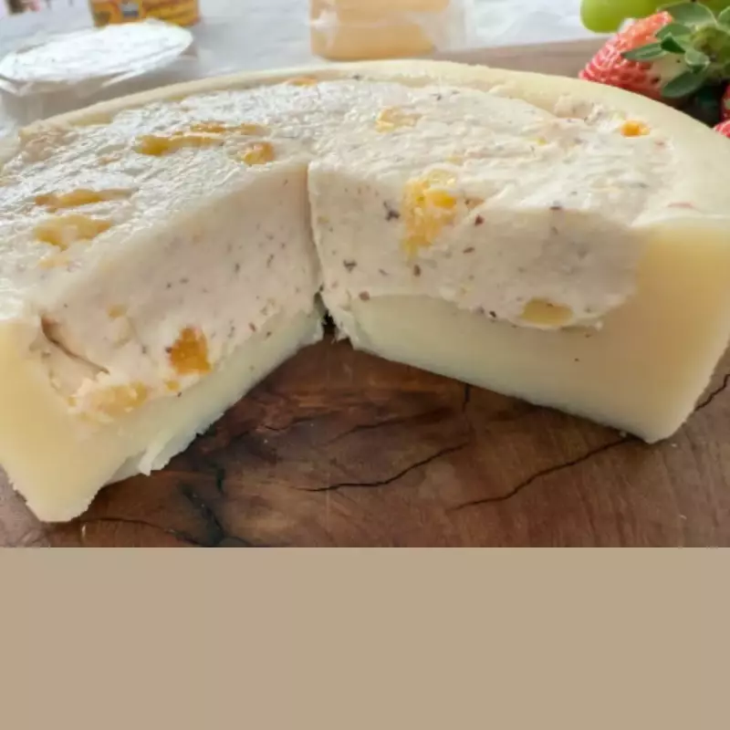 Queijo Recheado Damasco e Avela 300g