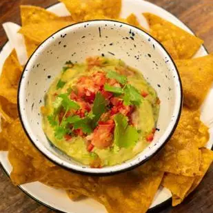 GUACAMOLE Y TOTOPOS