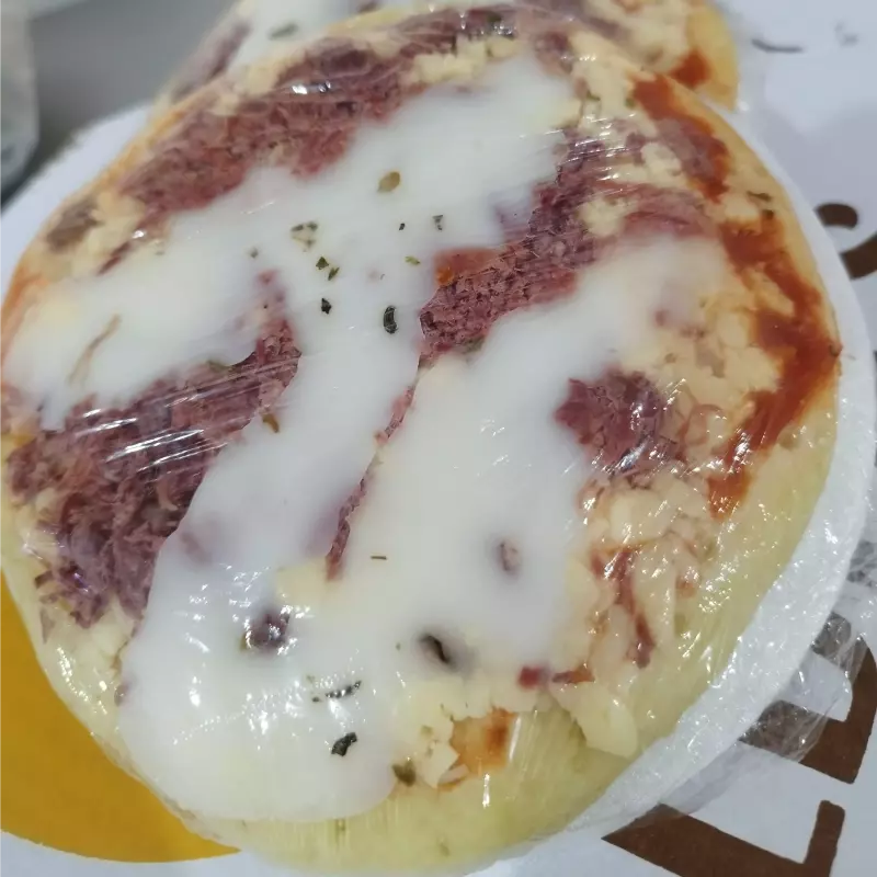 Pizza de charque com requeijão