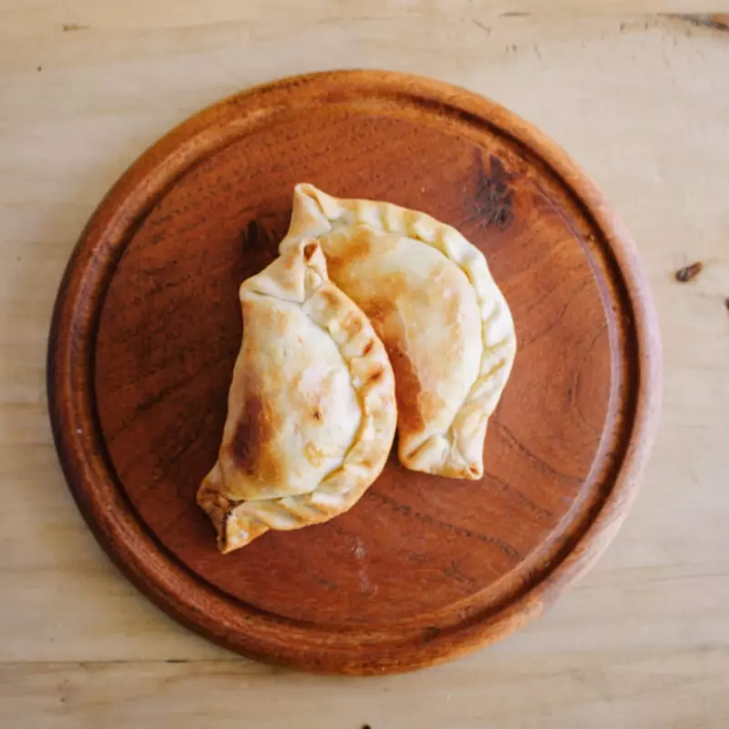 1/2 Doc Empanada de Pollo